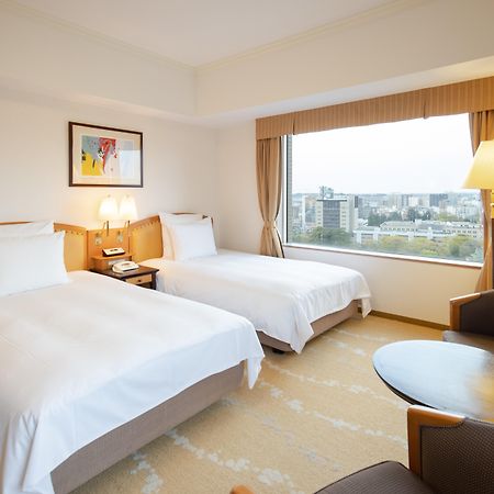 Ana Crowne Plaza Toyama By Ihg Hotell Exteriör bild
