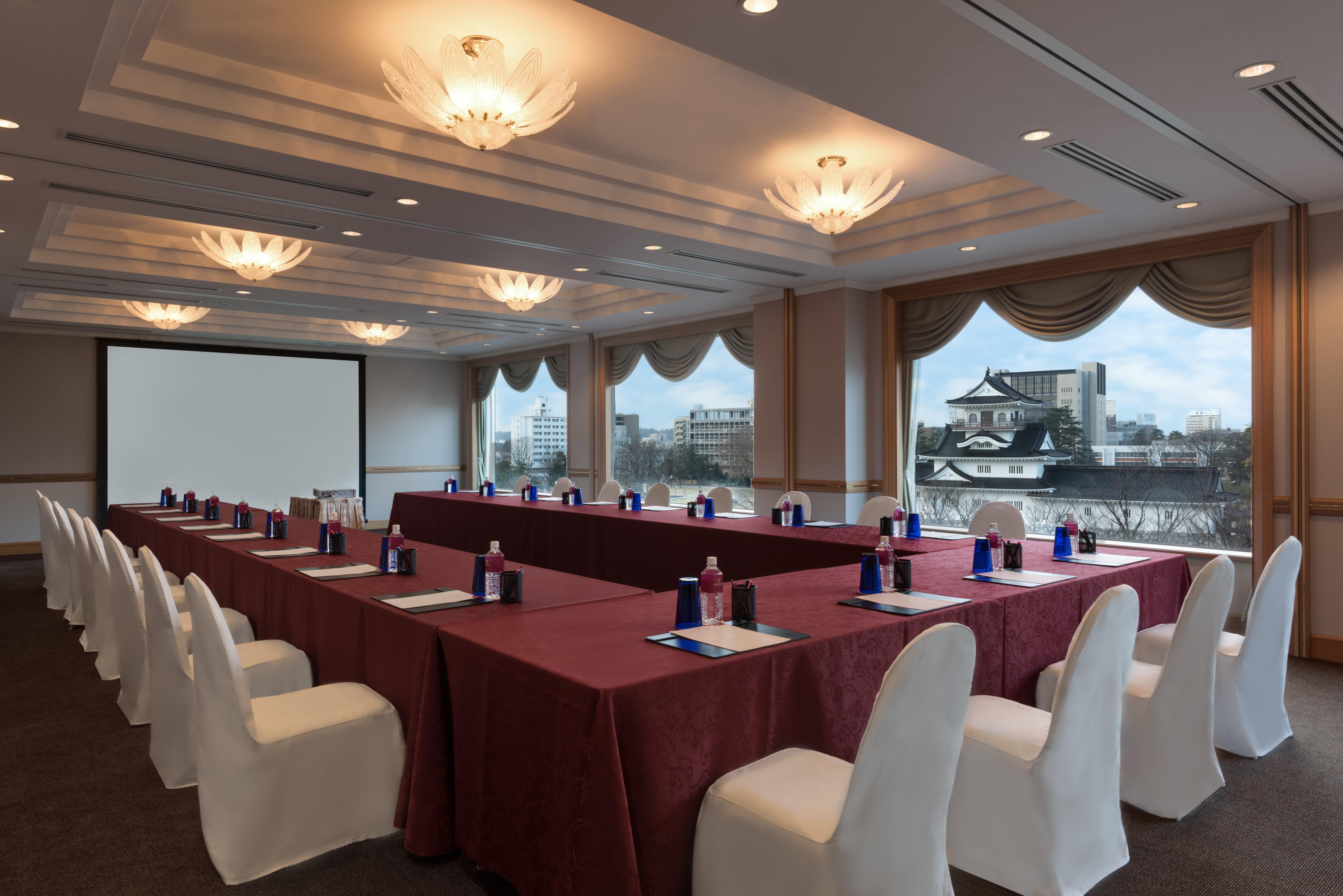 Ana Crowne Plaza Toyama By Ihg Hotell Exteriör bild