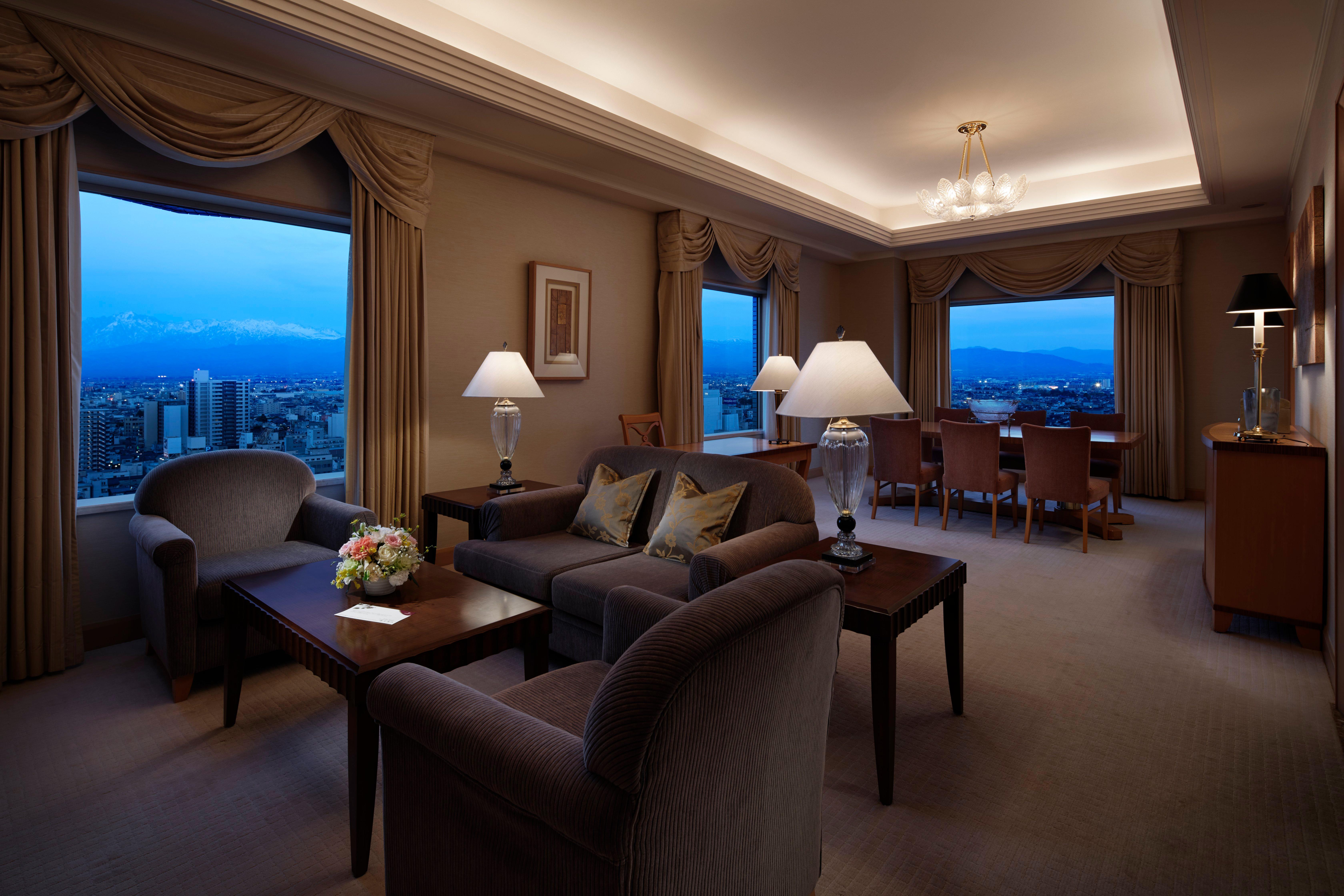 Ana Crowne Plaza Toyama By Ihg Hotell Exteriör bild