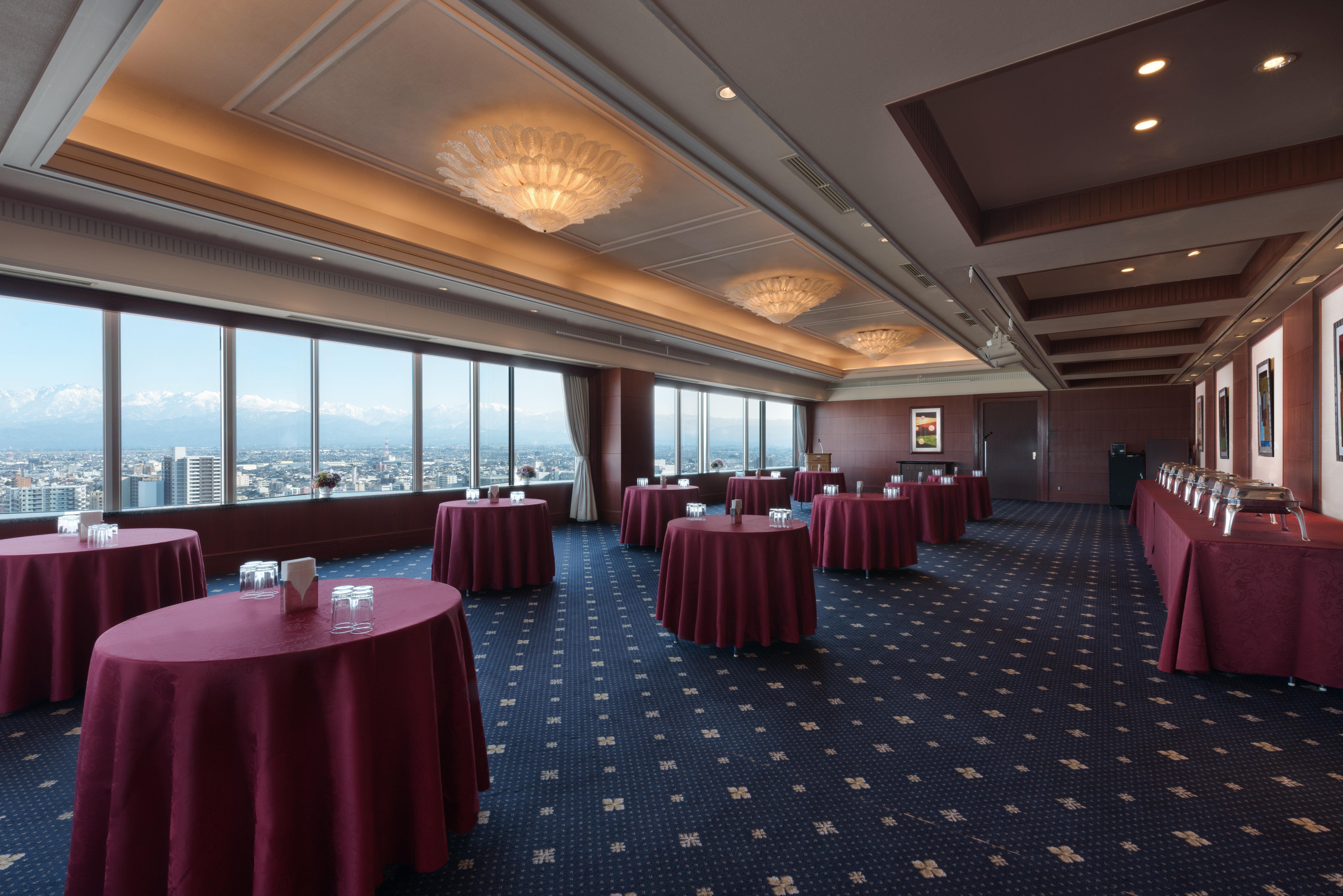 Ana Crowne Plaza Toyama By Ihg Hotell Exteriör bild