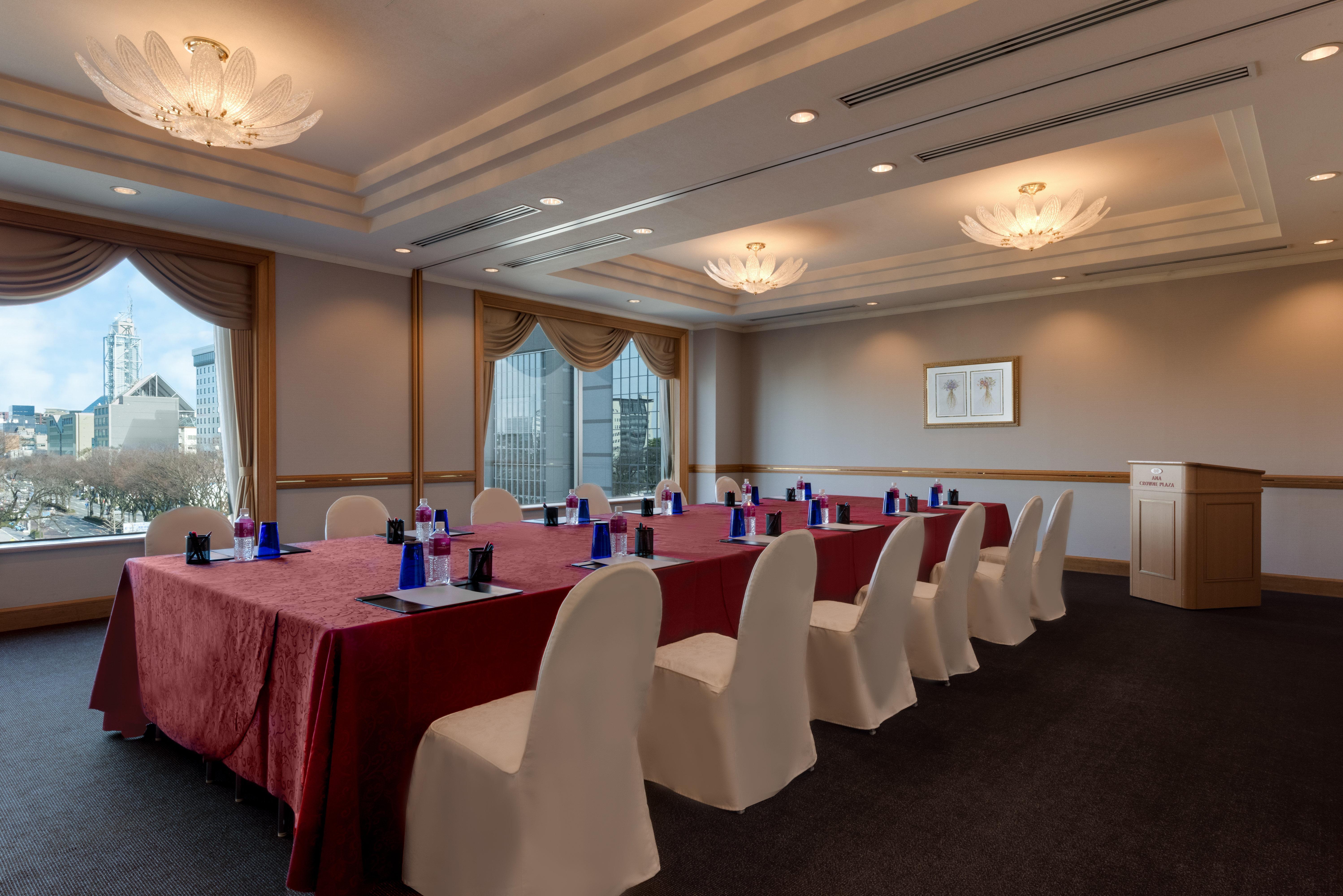 Ana Crowne Plaza Toyama By Ihg Hotell Exteriör bild