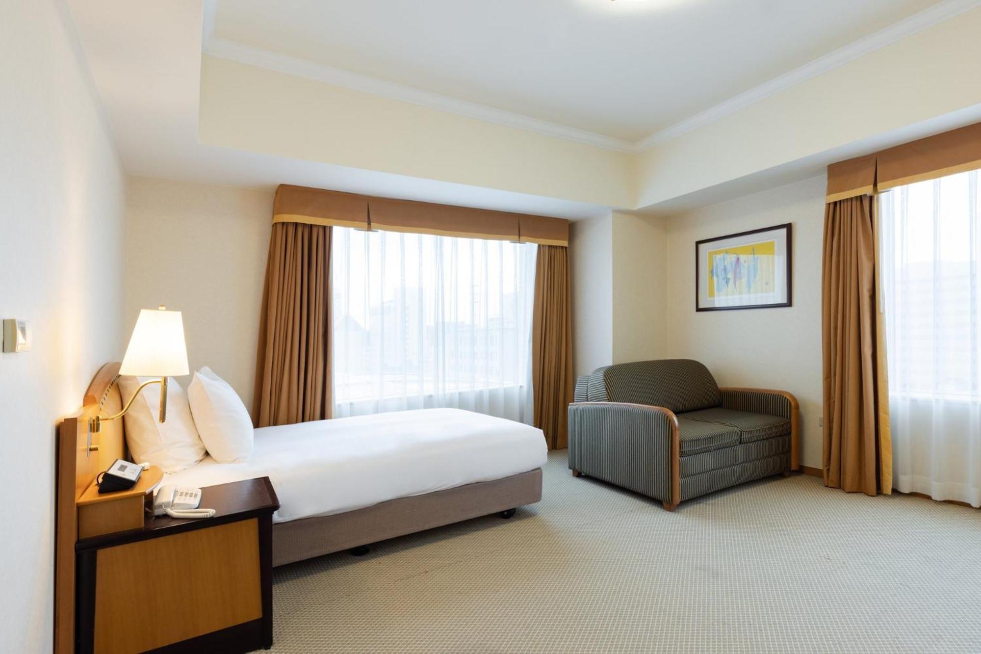 Ana Crowne Plaza Toyama By Ihg Hotell Exteriör bild