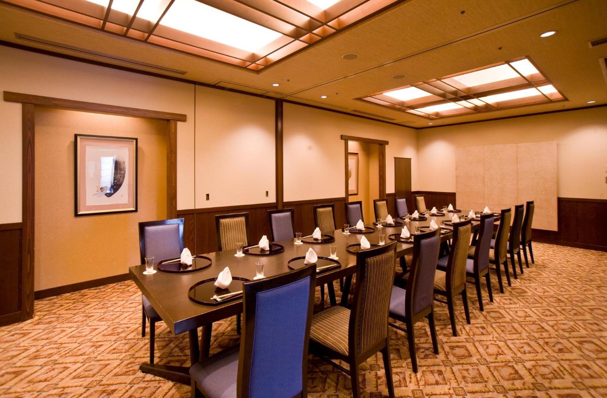 Ana Crowne Plaza Toyama By Ihg Hotell Exteriör bild