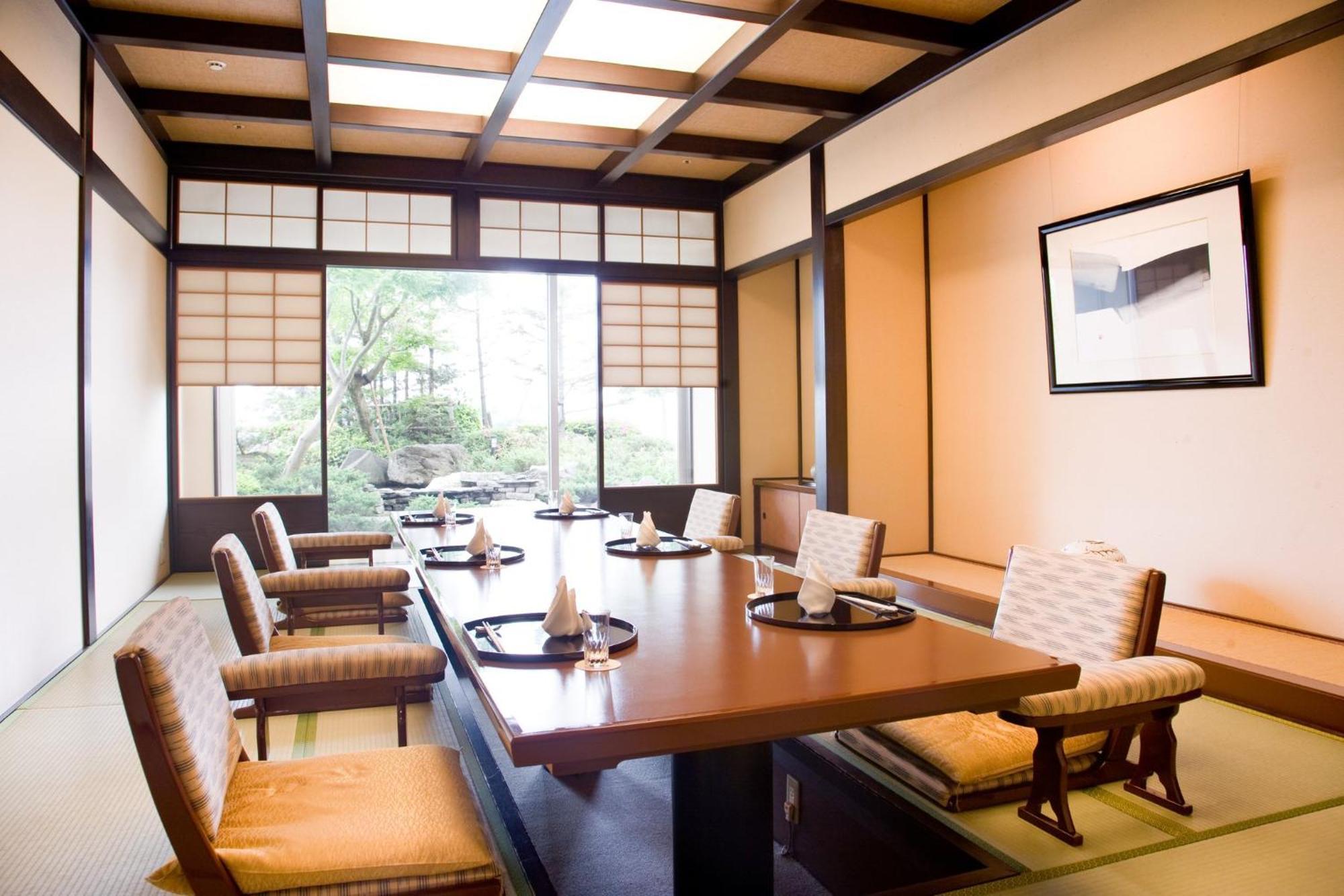Ana Crowne Plaza Toyama By Ihg Hotell Exteriör bild