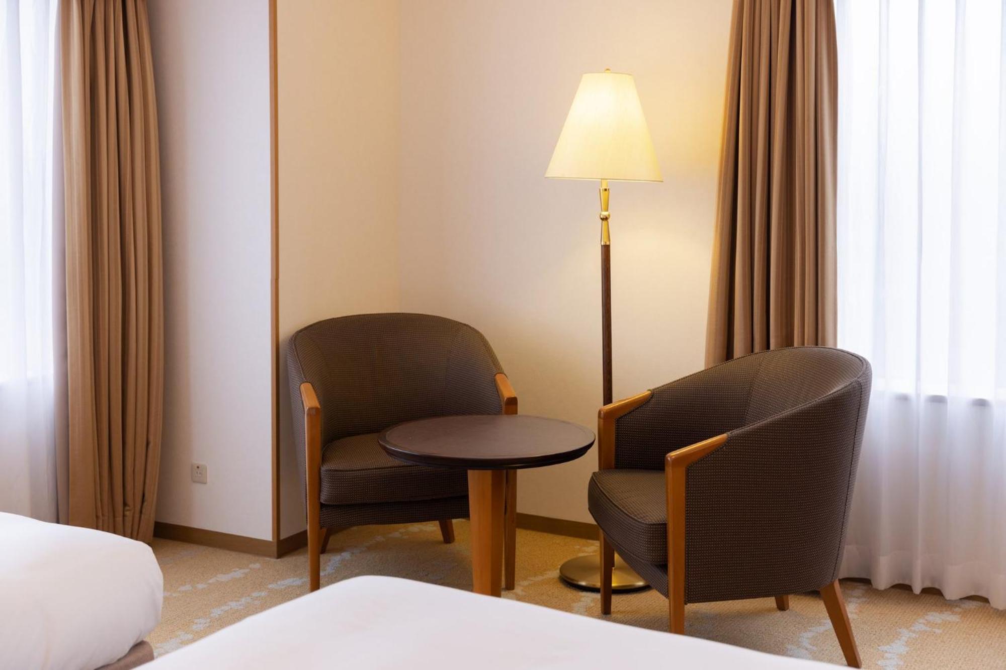 Ana Crowne Plaza Toyama By Ihg Hotell Exteriör bild