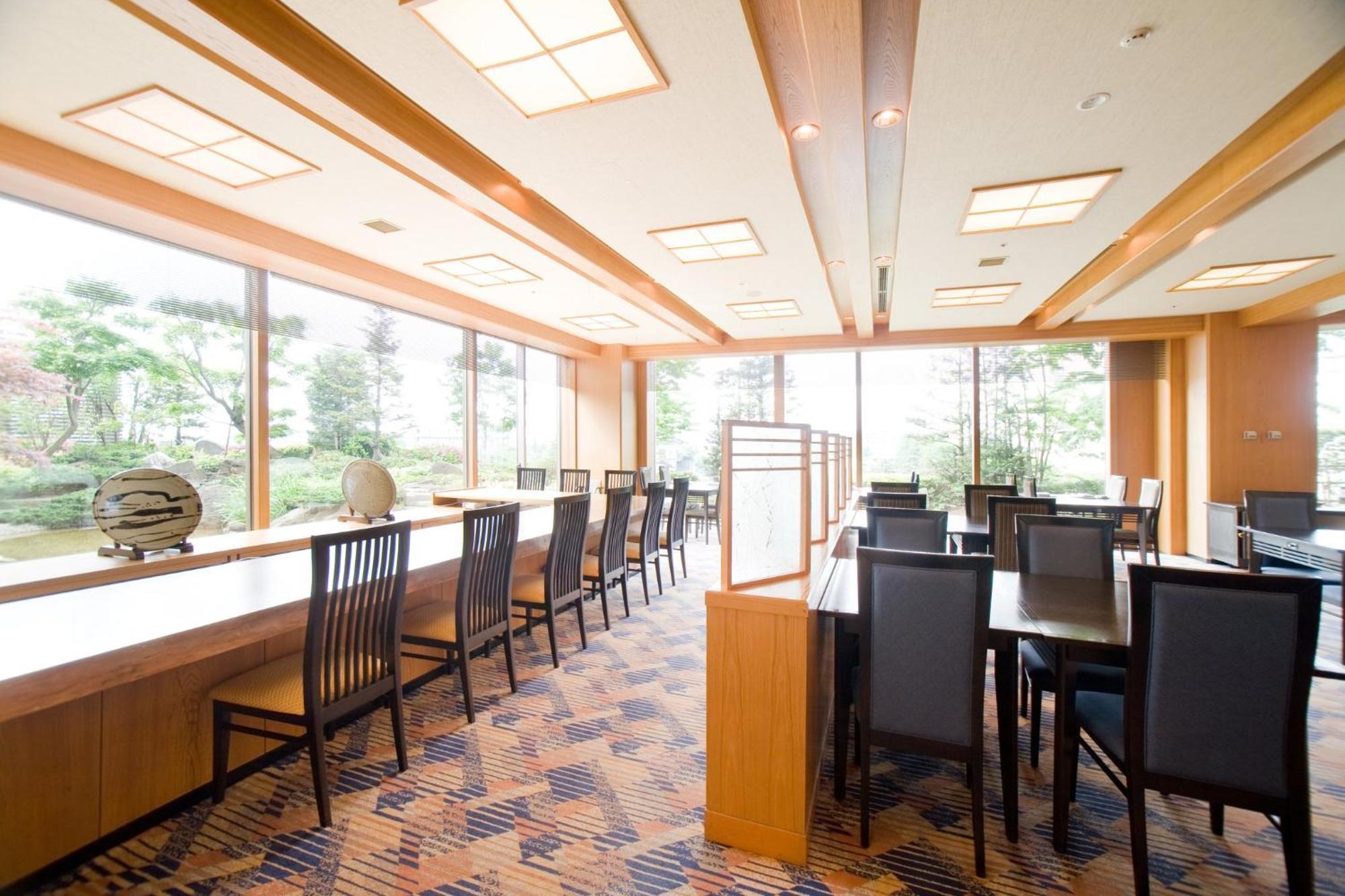 Ana Crowne Plaza Toyama By Ihg Hotell Exteriör bild
