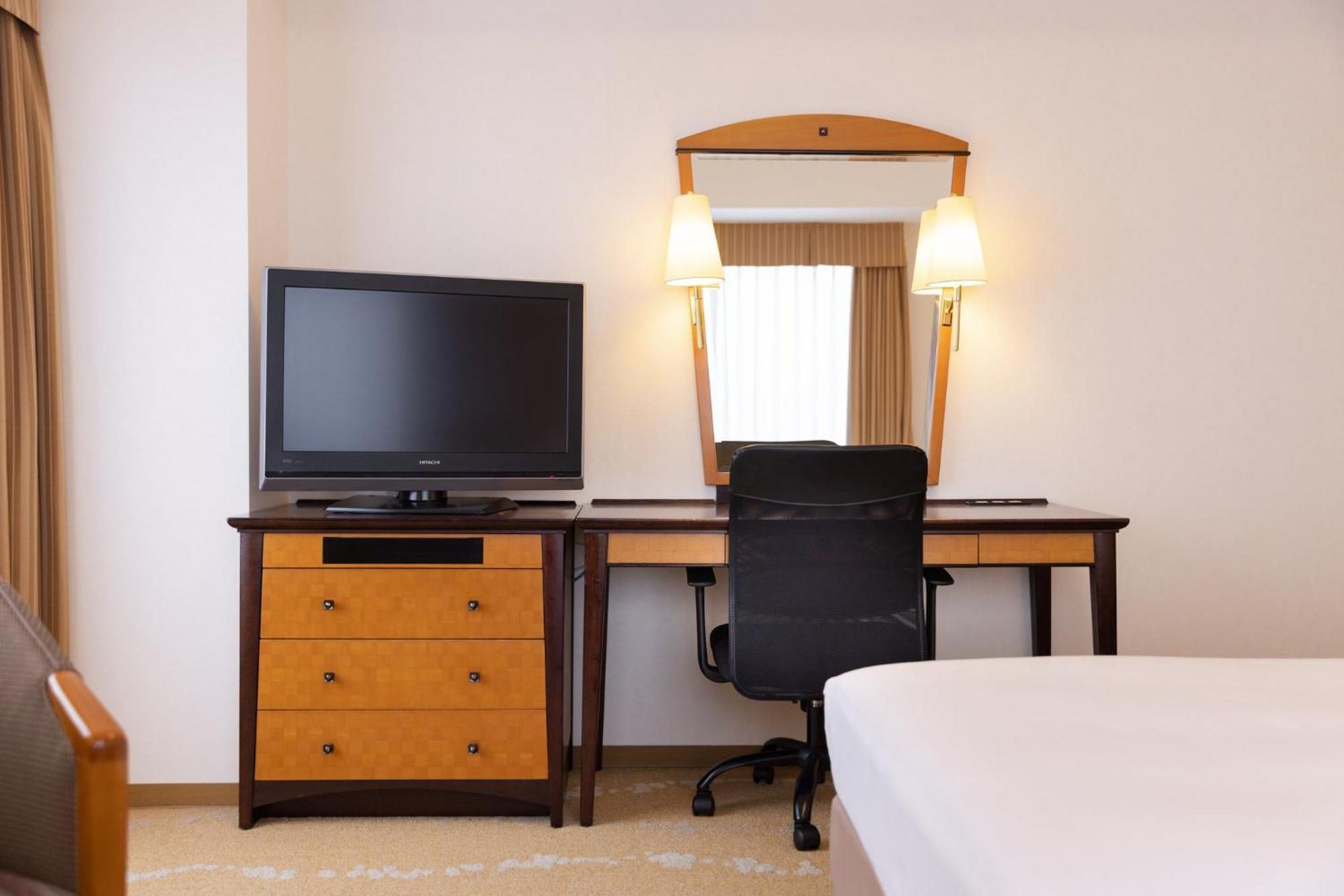 Ana Crowne Plaza Toyama By Ihg Hotell Exteriör bild