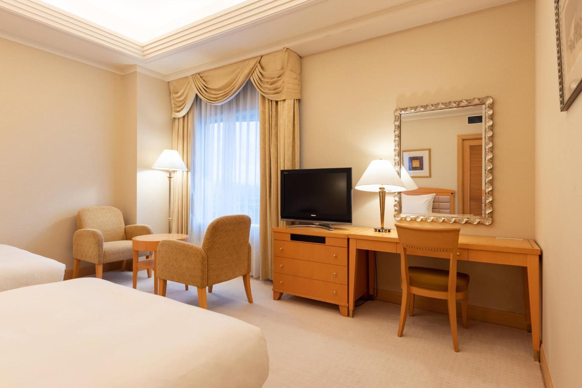 Ana Crowne Plaza Toyama By Ihg Hotell Exteriör bild